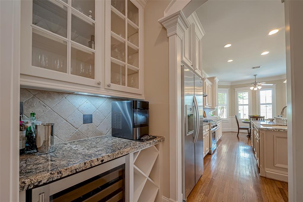 528 W 23rd Street
