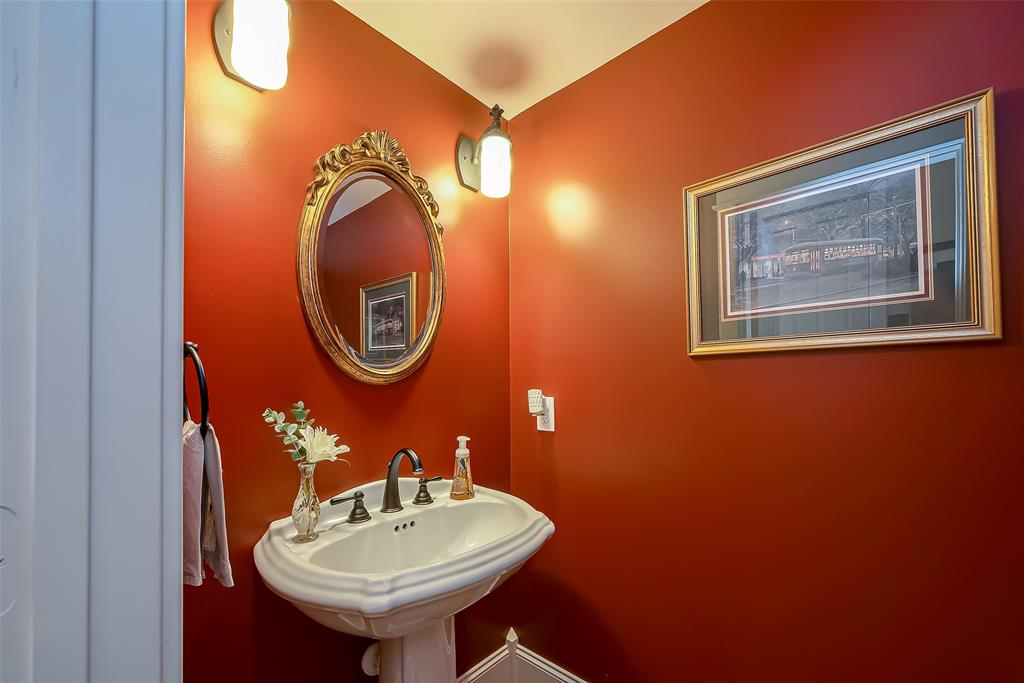 528 W 23rd Street
