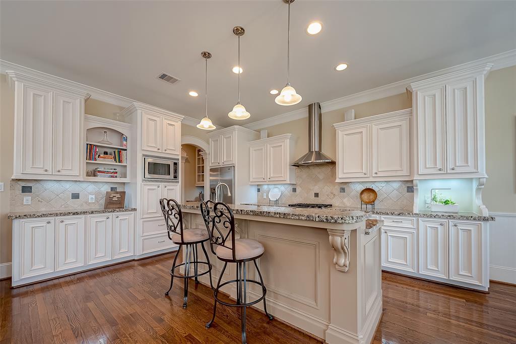 528 W 23rd Street