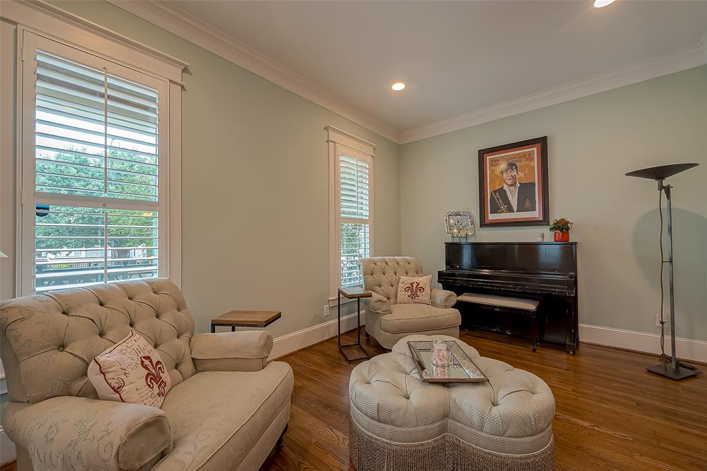 528 W 23rd Street