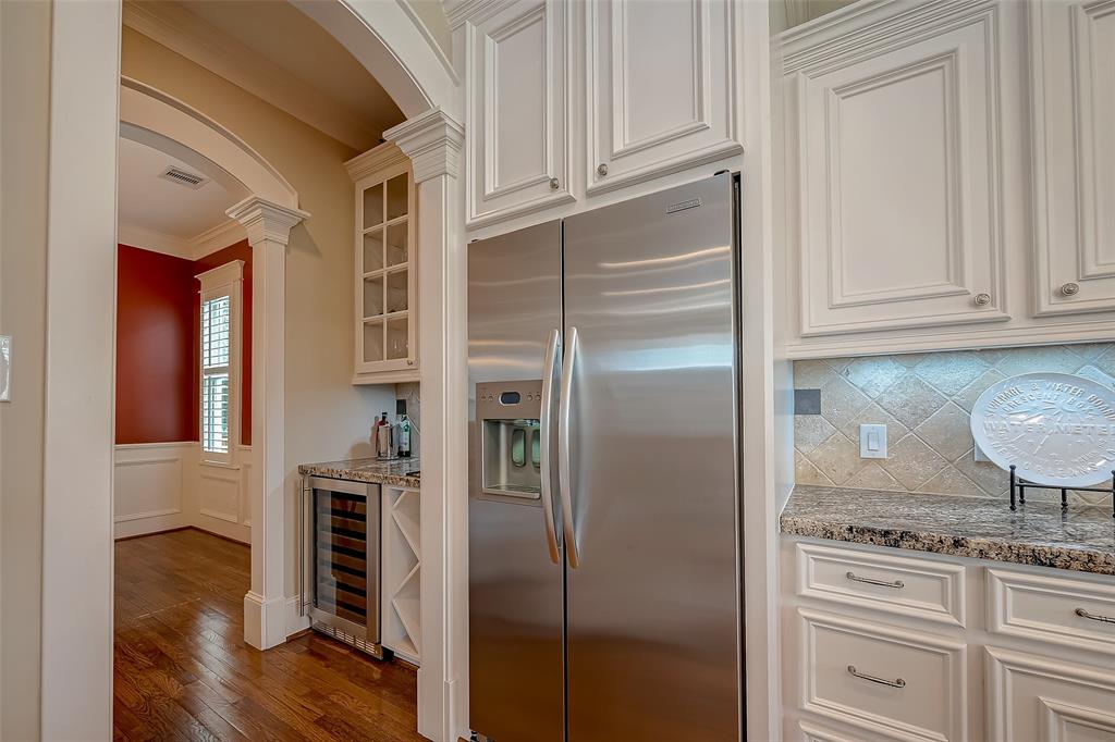 528 W 23rd Street