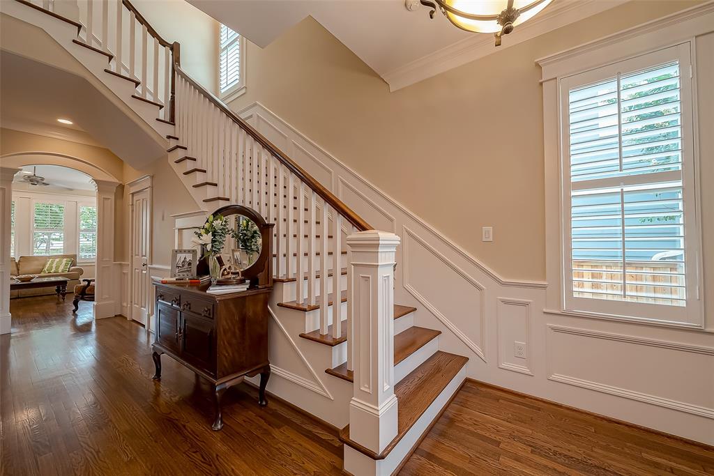 528 W 23rd Street