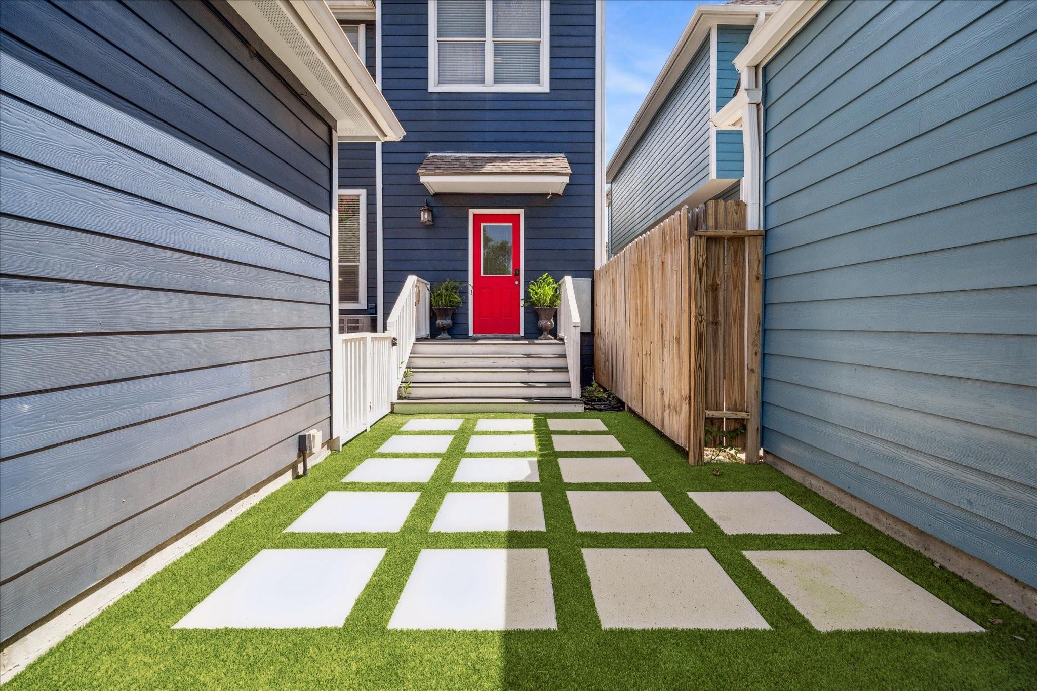 818 Garden Trace Lane