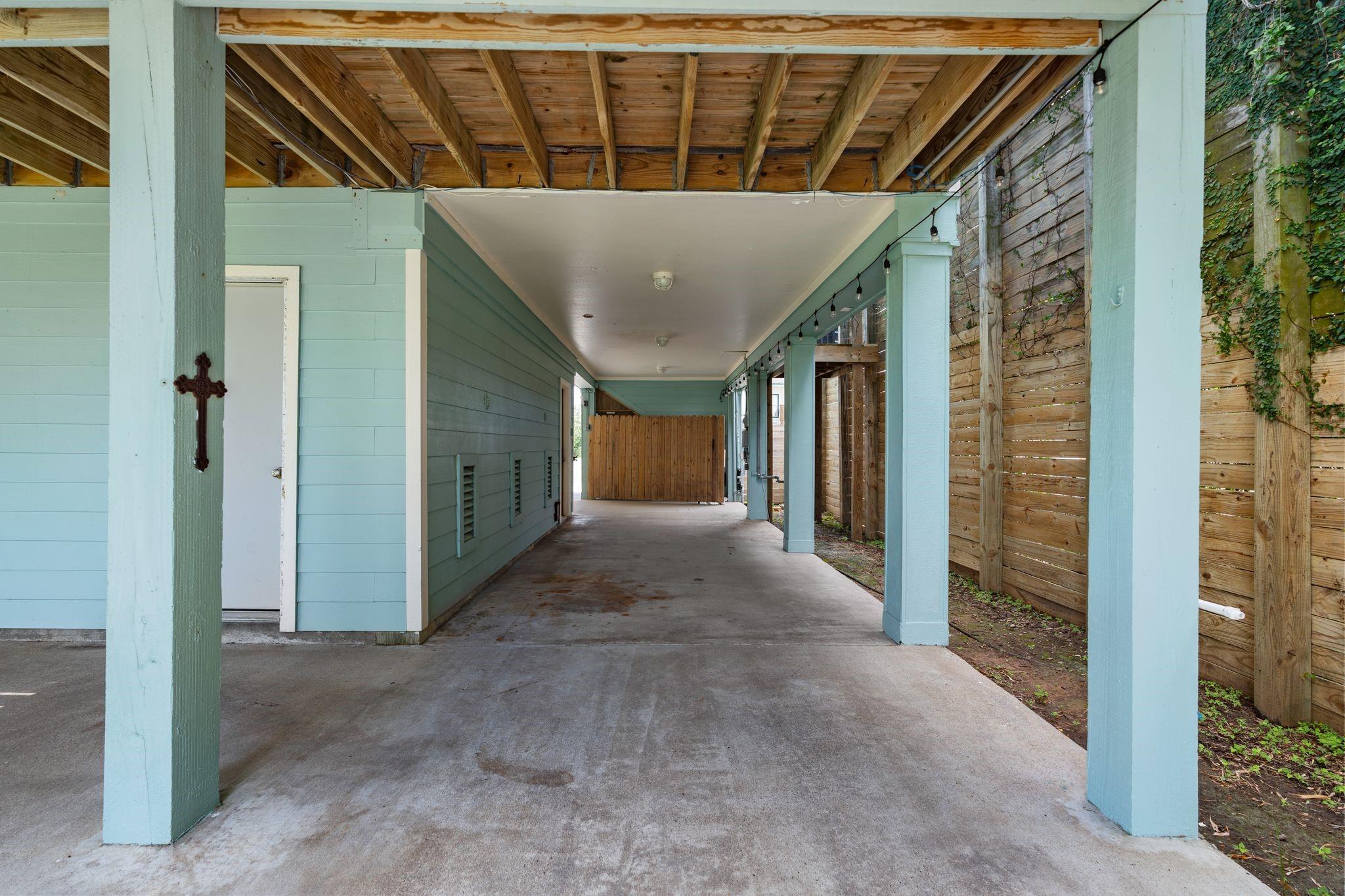 100 Avenue A