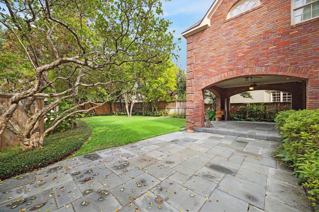 2722 Pemberton Drive