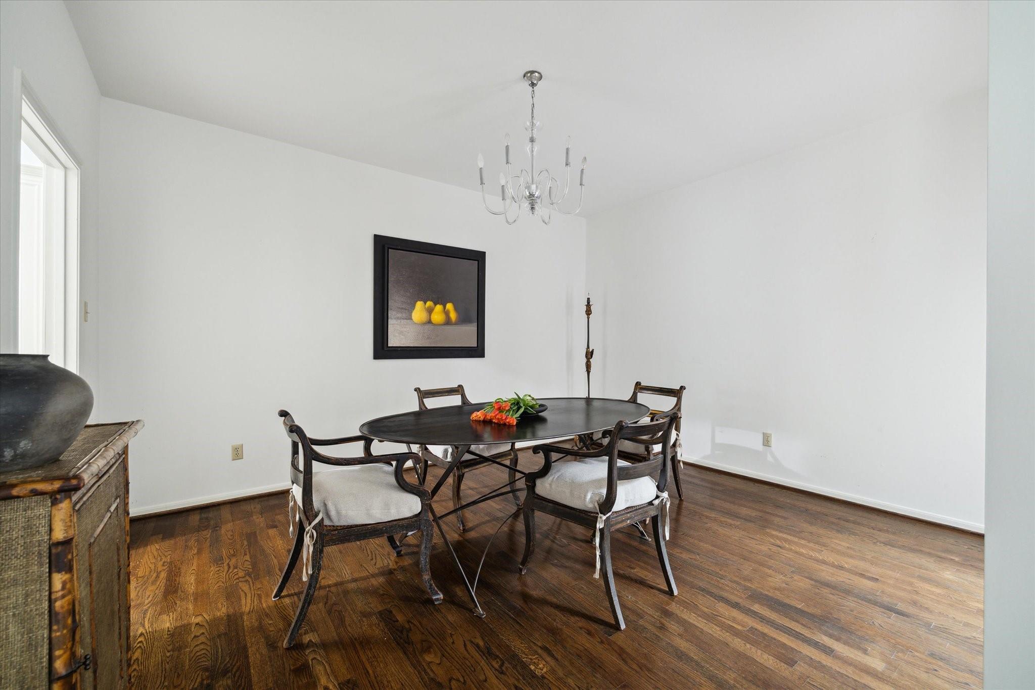 2417 Blue Bonnet Boulevard