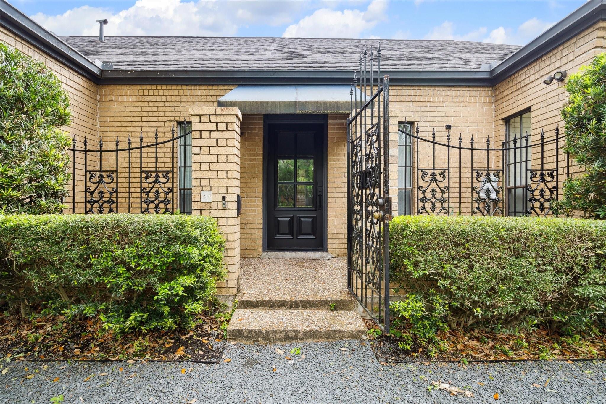 2417 Blue Bonnet Boulevard