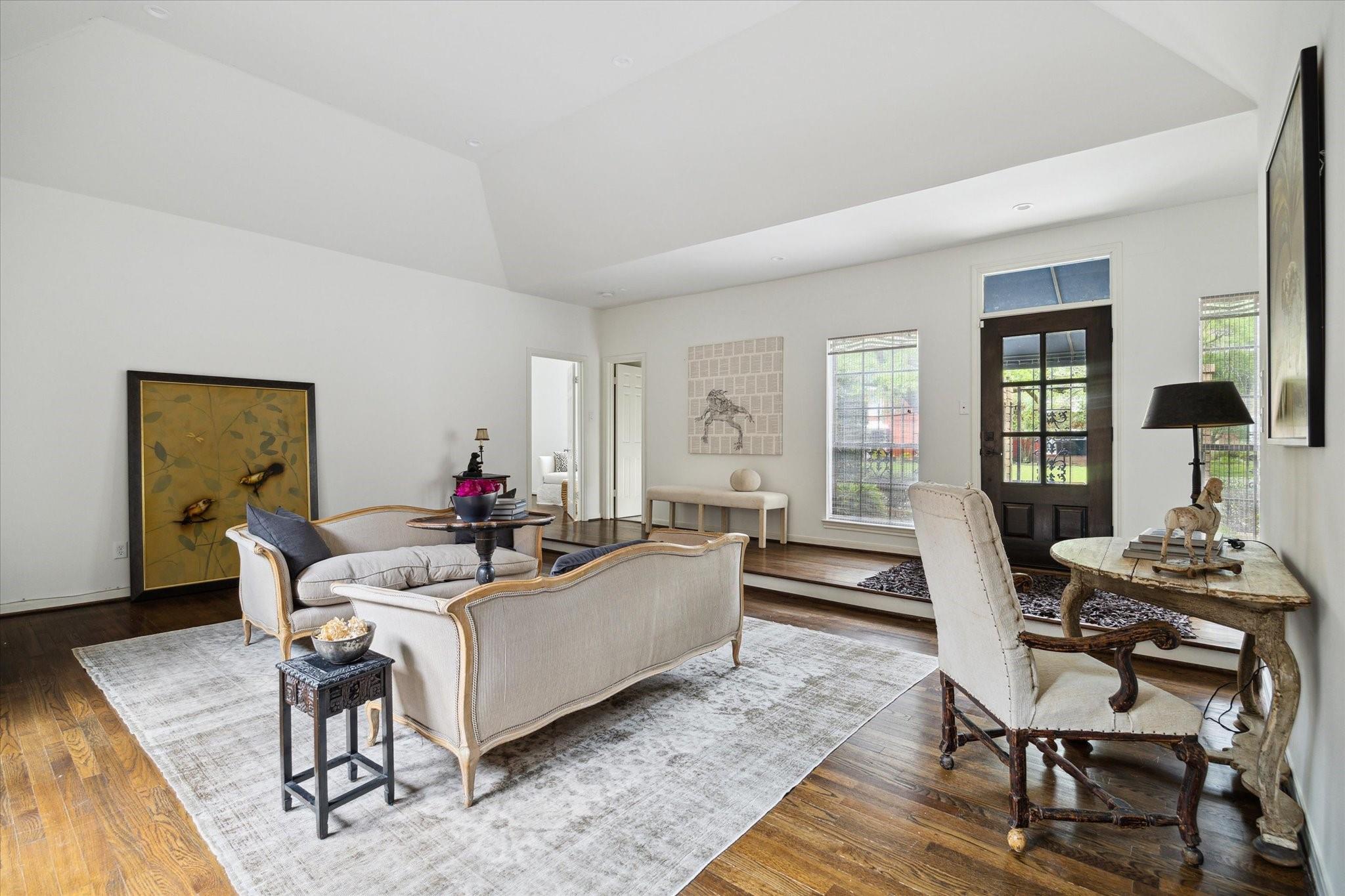 2417 Blue Bonnet Boulevard