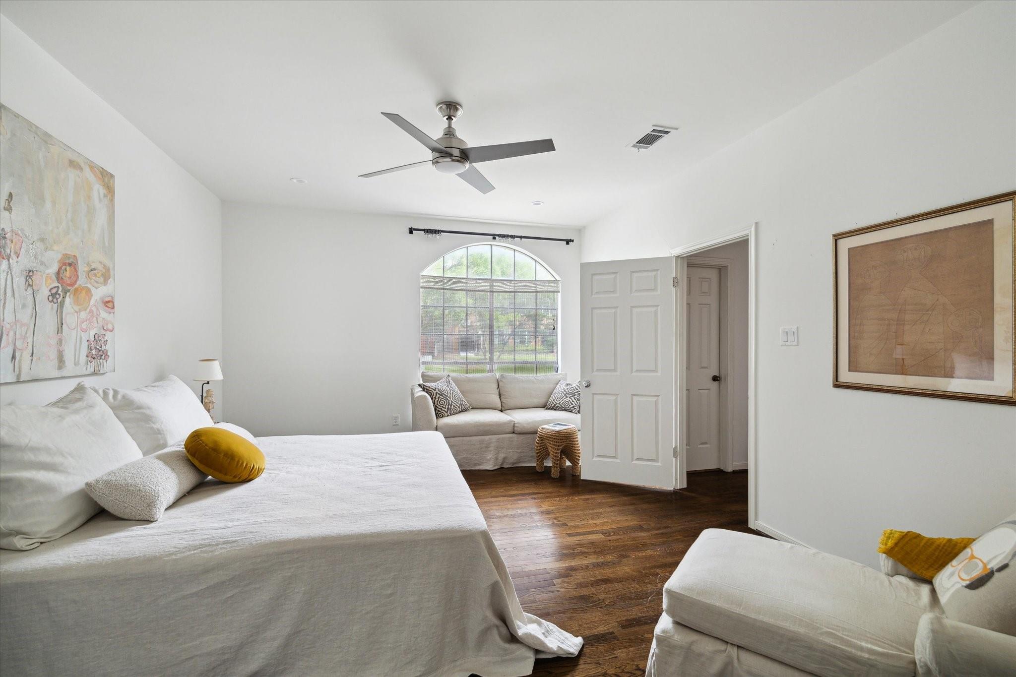 2417 Blue Bonnet Boulevard