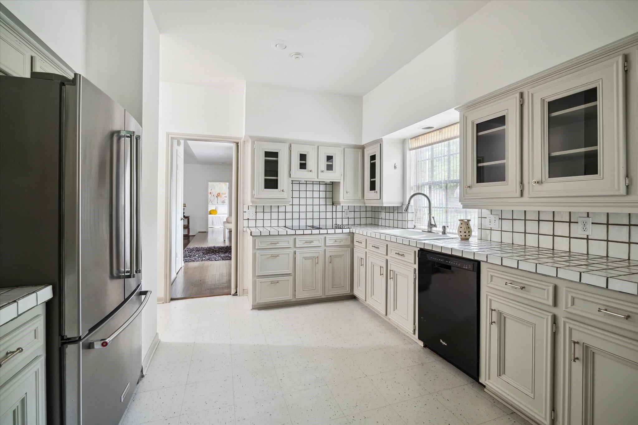 2417 Blue Bonnet Boulevard
