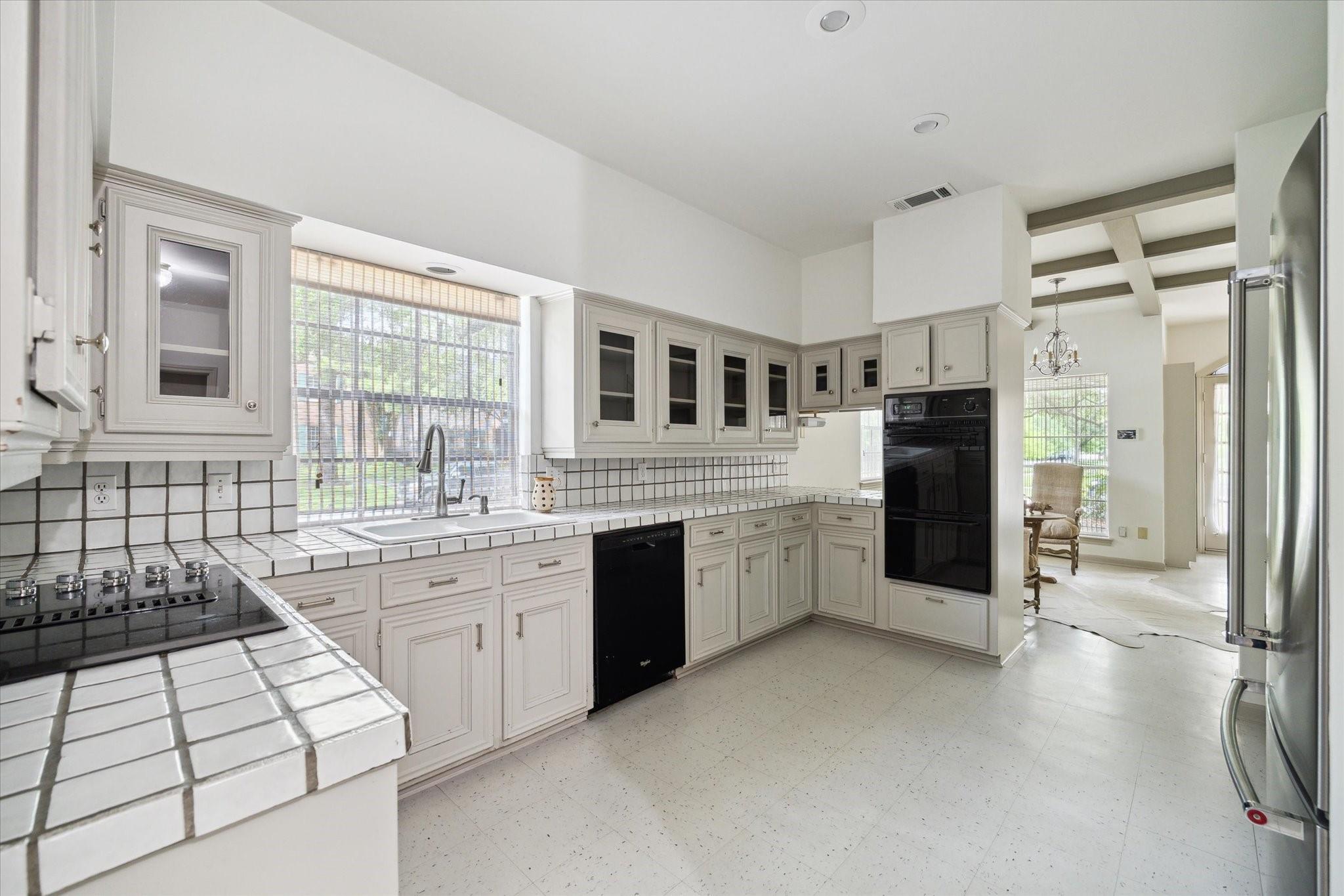 2417 Blue Bonnet Boulevard