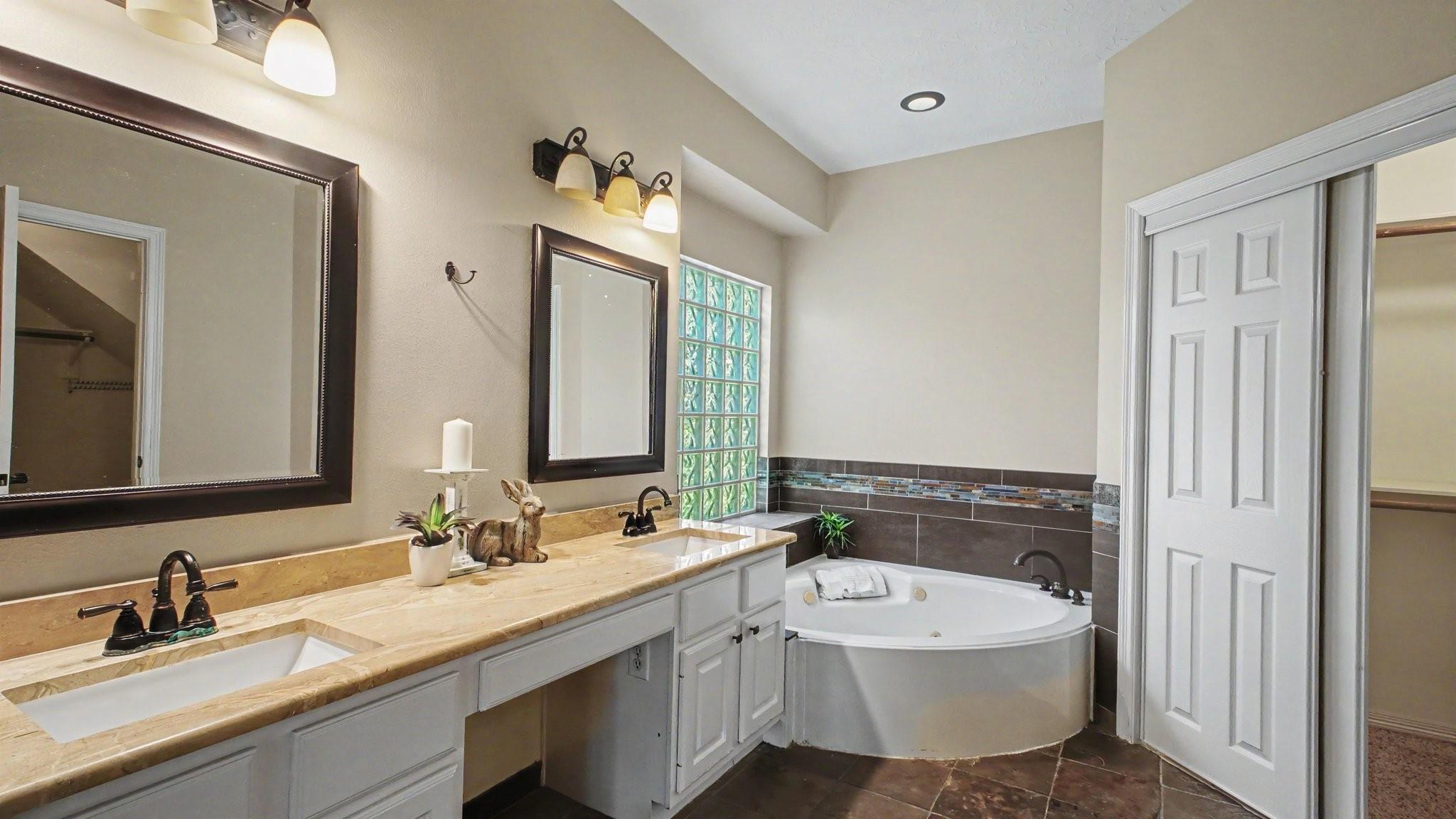 2906 Bay Isle Court