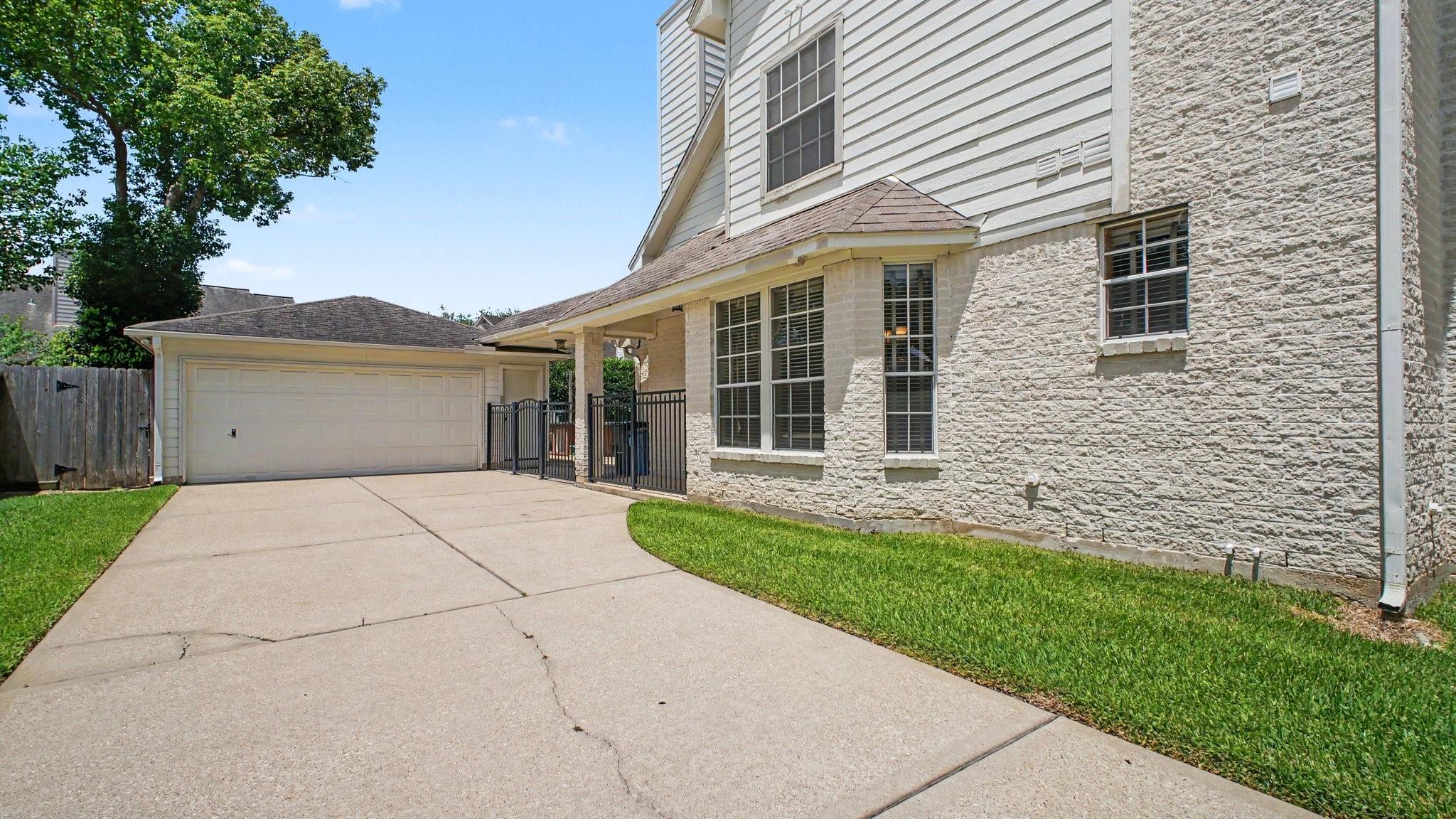2906 Bay Isle Court