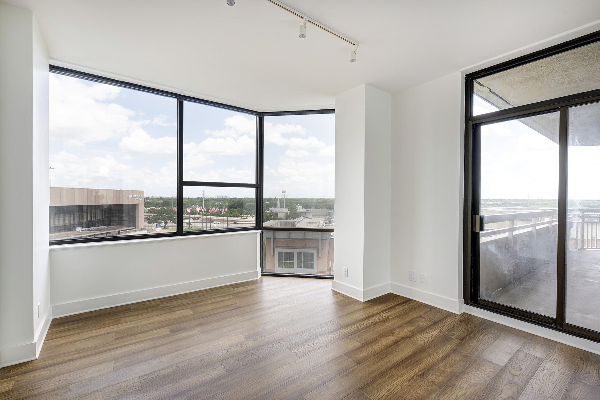 15 Greenway Plaza # 8G