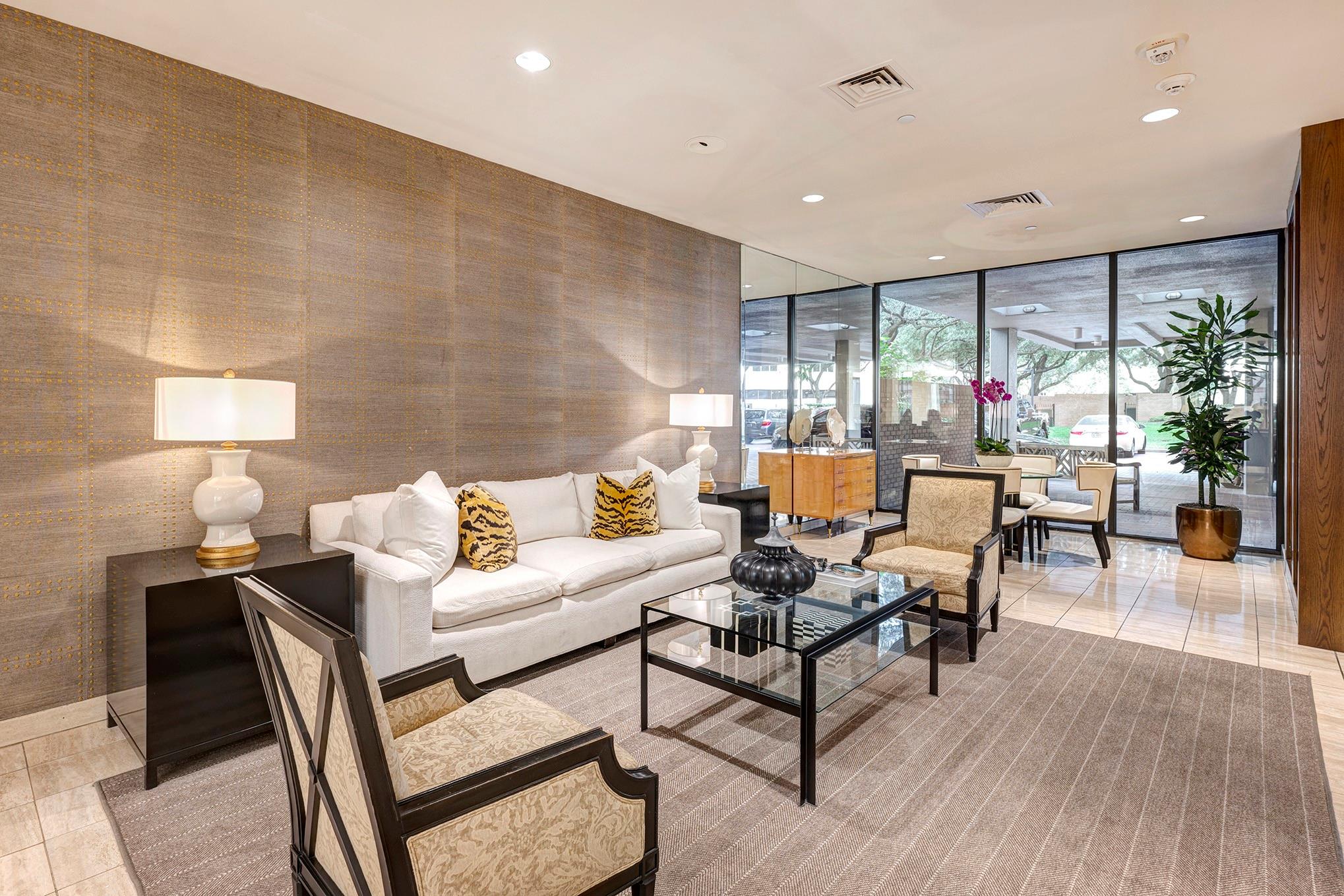 15 Greenway Plaza # 8G