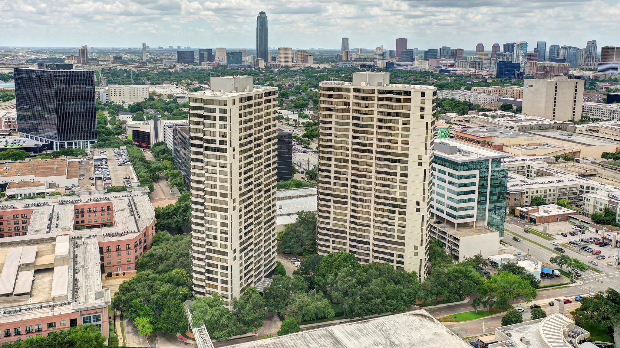 15 Greenway Plaza # 8G