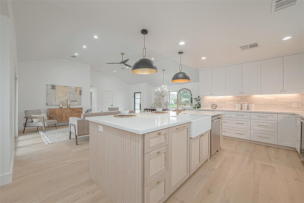 6254 Locke Lane