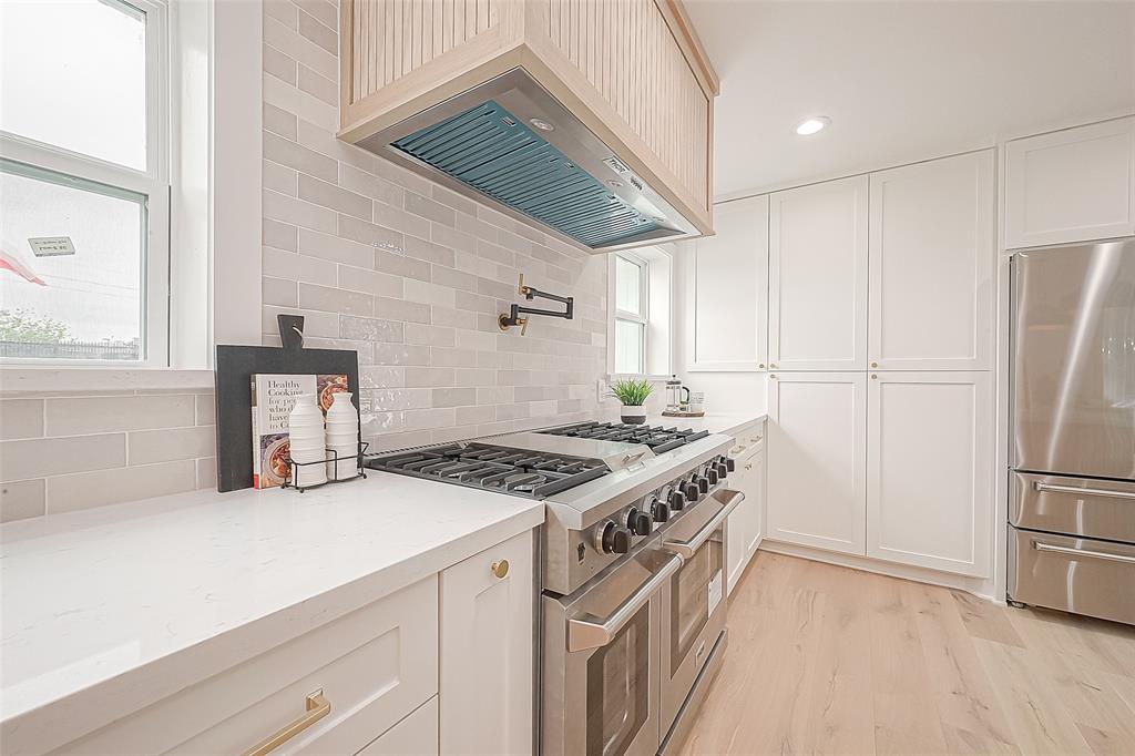 6254 Locke Lane