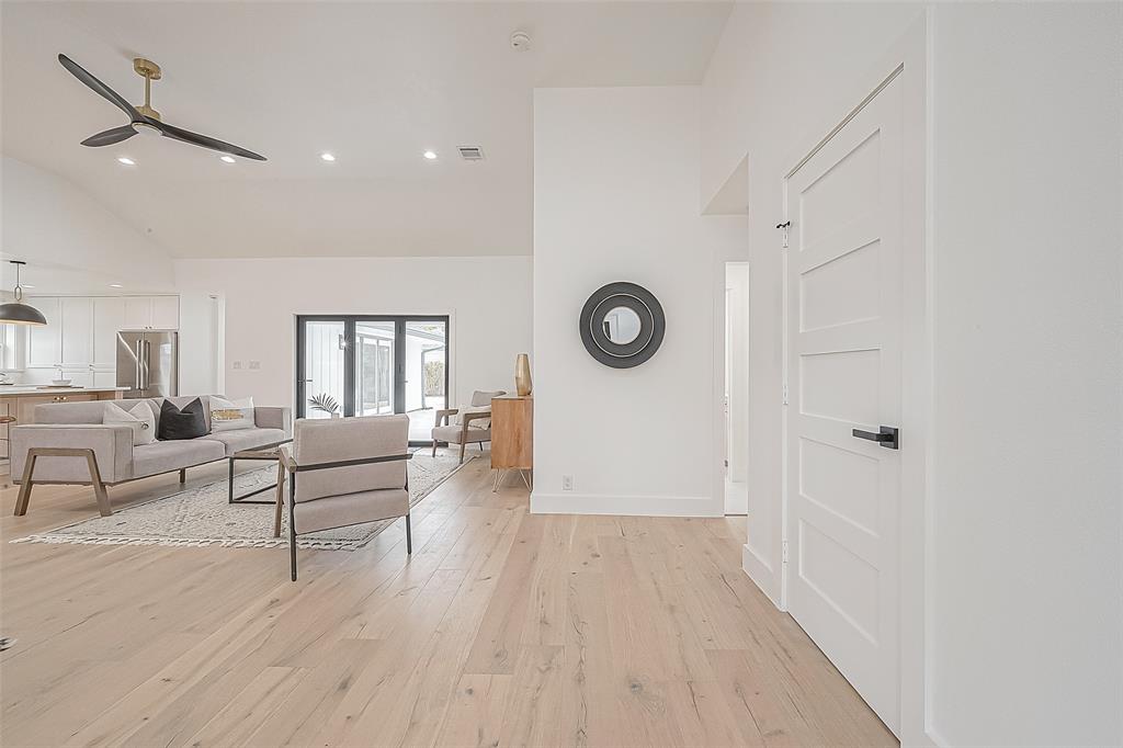 6254 Locke Lane