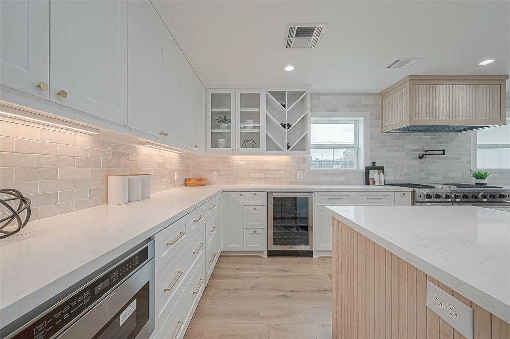 6254 Locke Lane