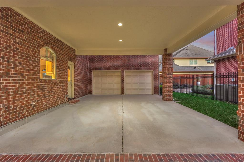 8806 Heather Circle