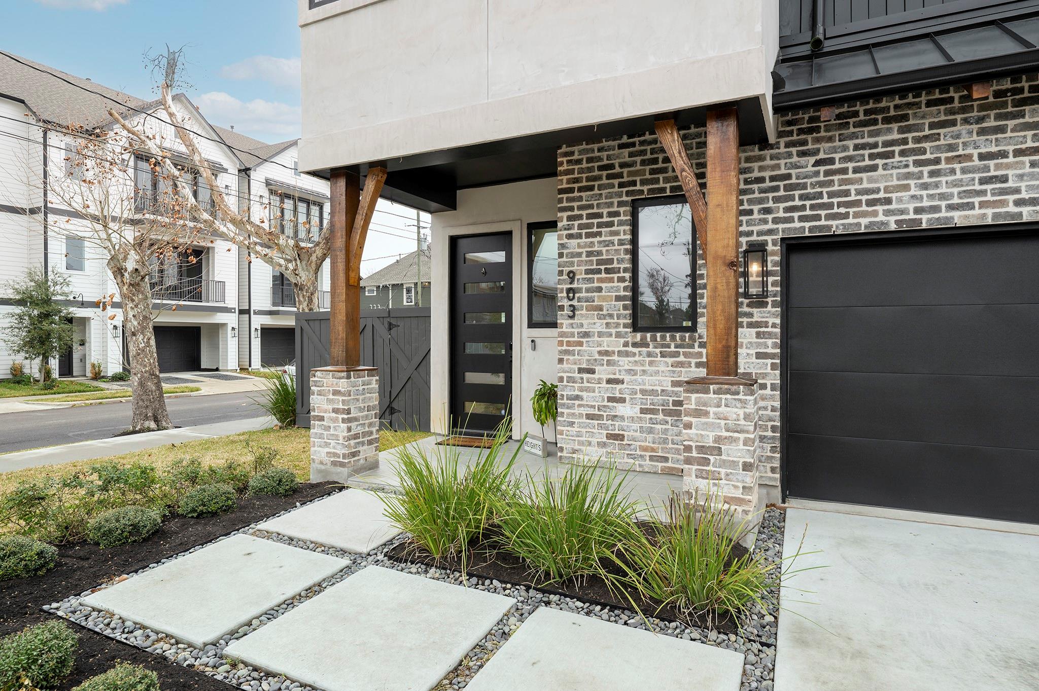 903 E 25th Street