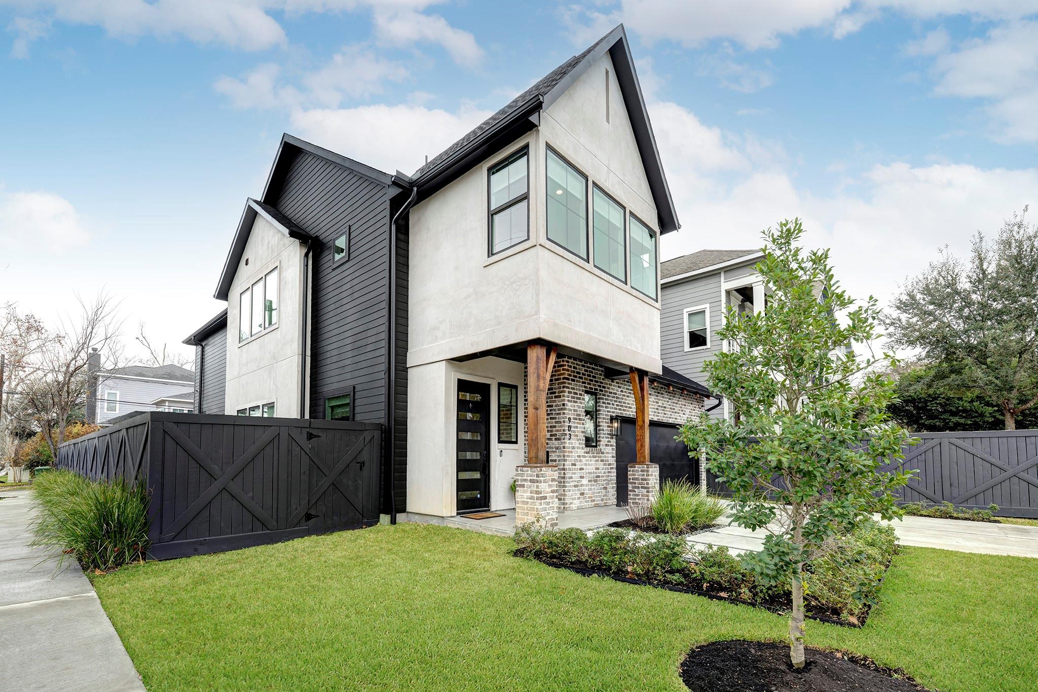 903 E 25th Street