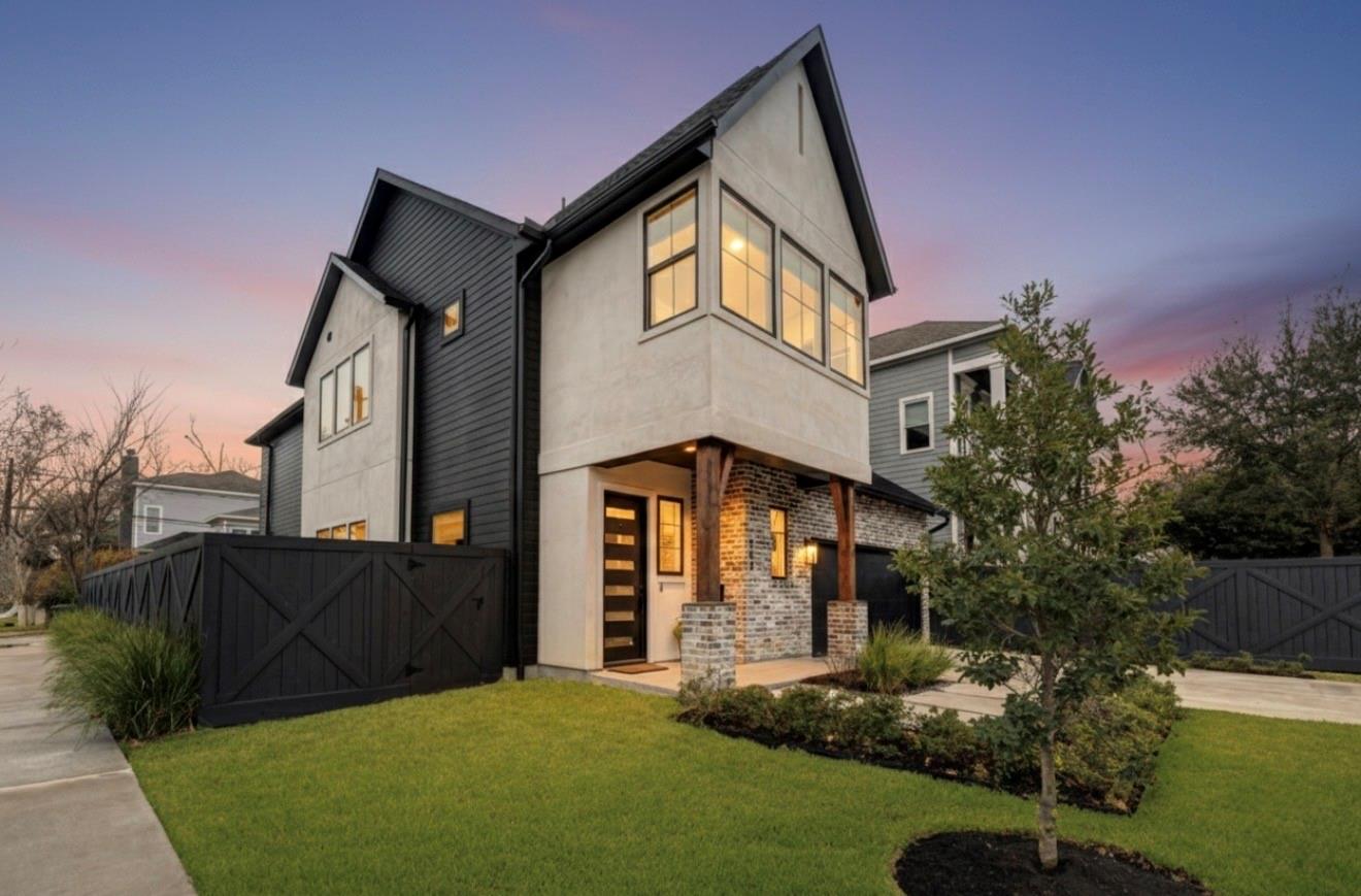 903 E 25th Street