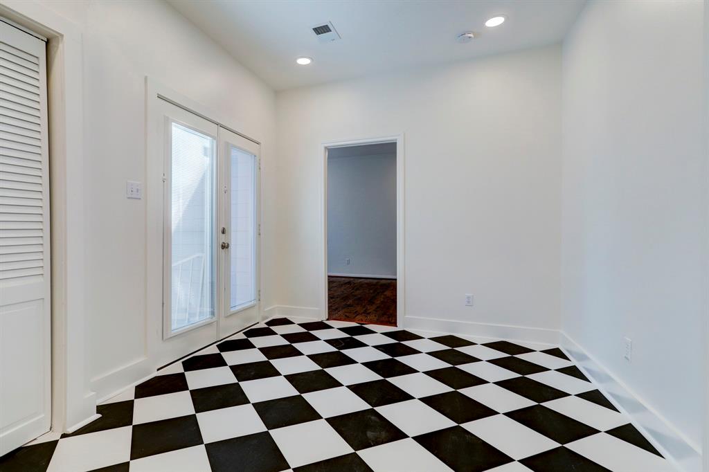 2114 Westgate Drive