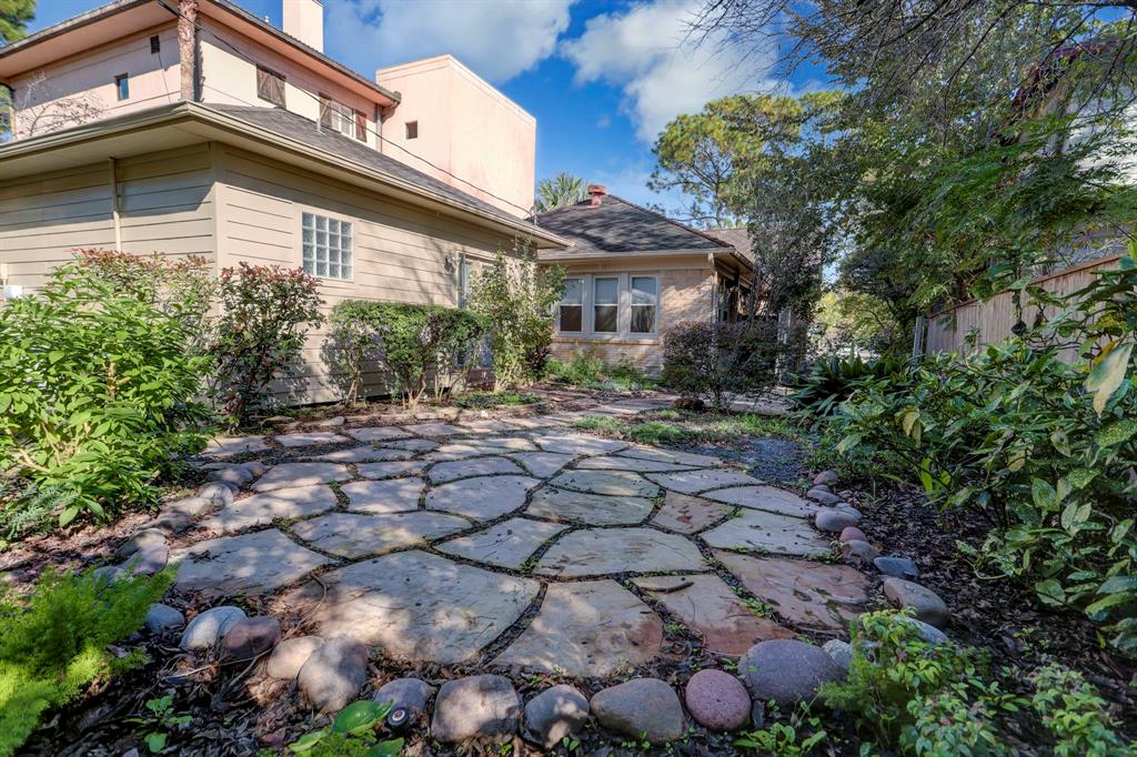 2114 Westgate Drive