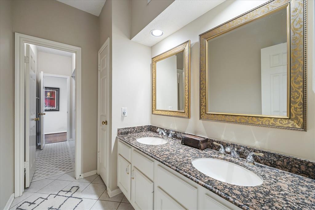3622 Valley Chase Drive
