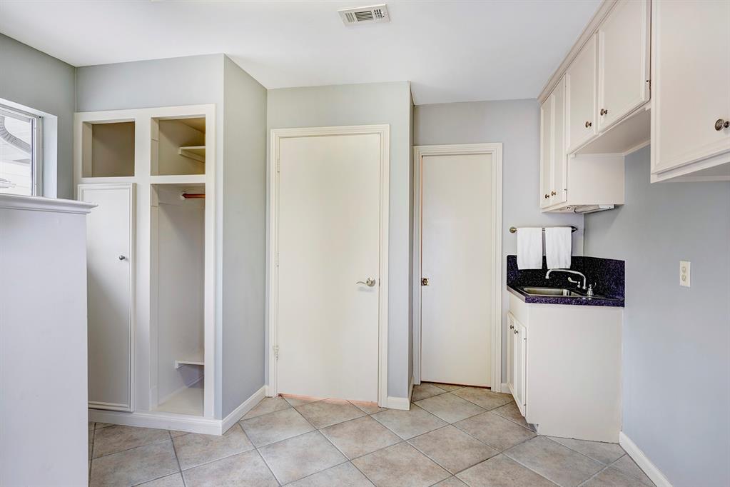 13706 Pinerock Lane