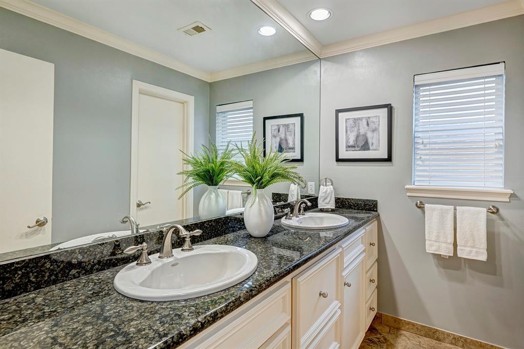 13706 Pinerock Lane