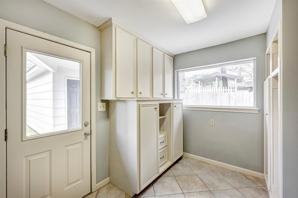 13706 Pinerock Lane