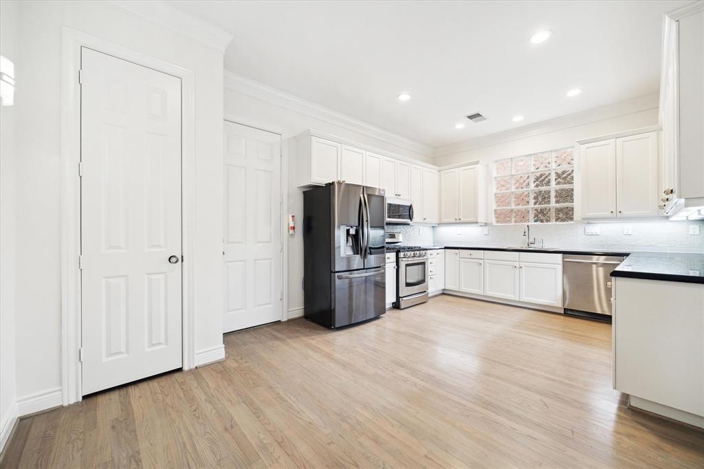 5160 Chevy Chase Drive