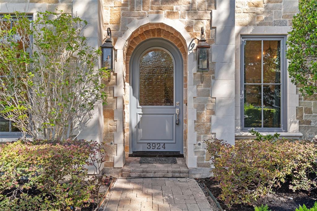 3924 Arnold Street