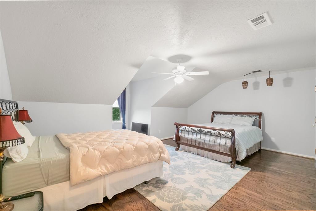 1133 River Road
