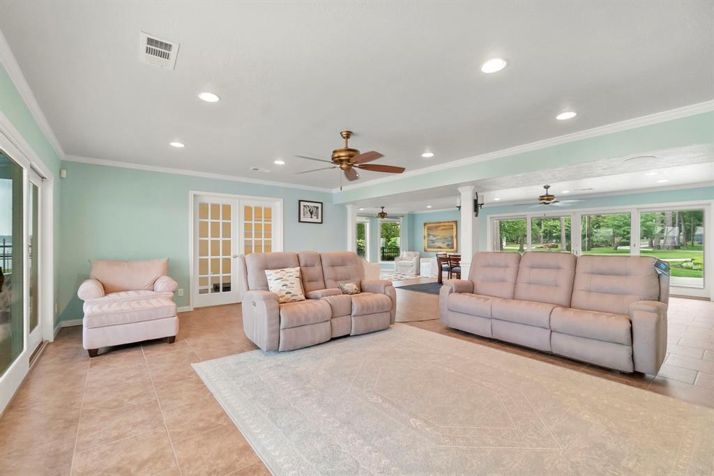 1133 River Road