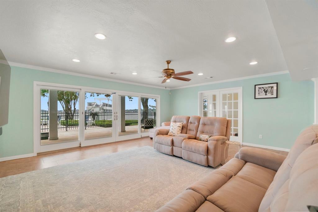 1133 River Road