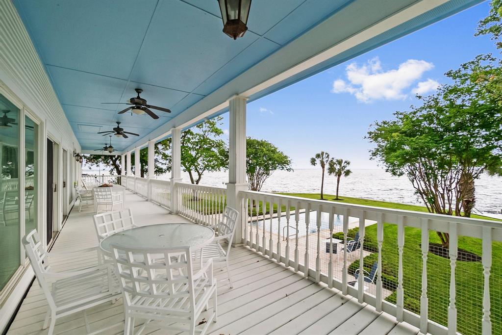 1133 River Road