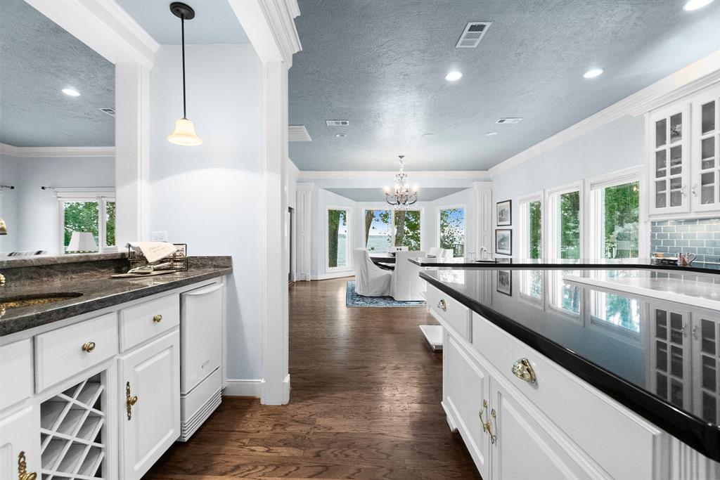 1133 River Road