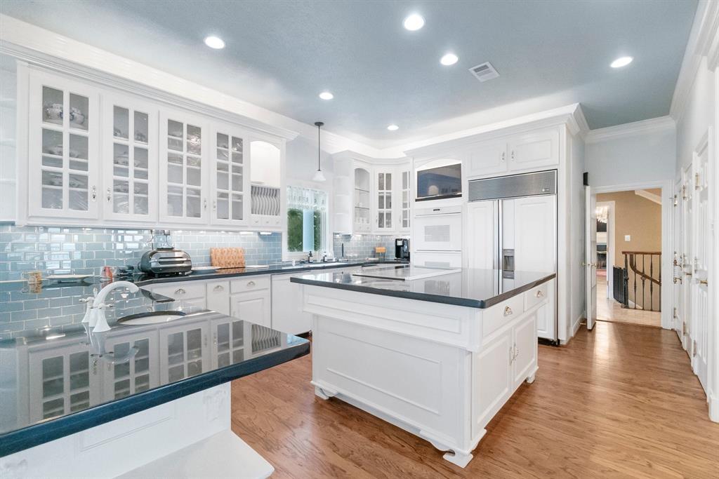 1133 River Road