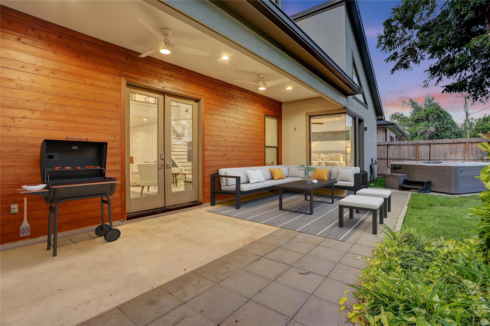 6903 Schiller Street