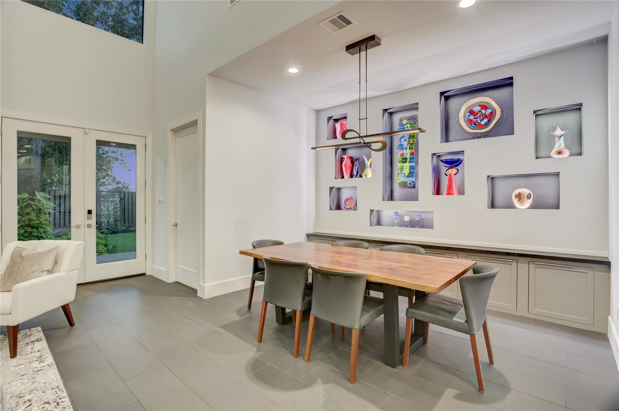 6903 Schiller Street