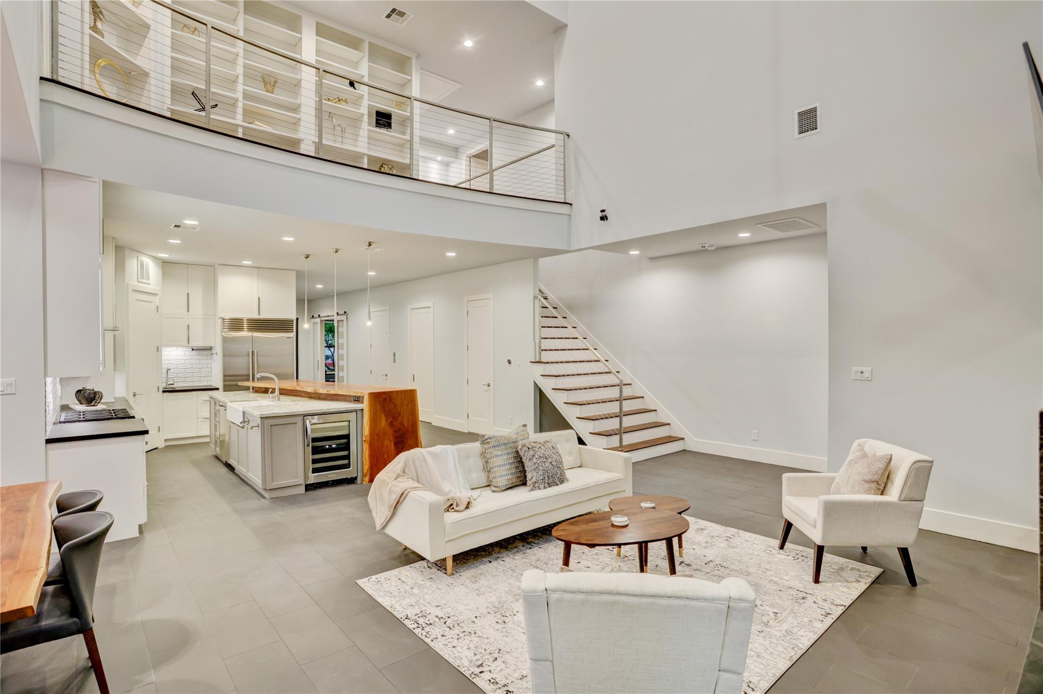 6903 Schiller Street