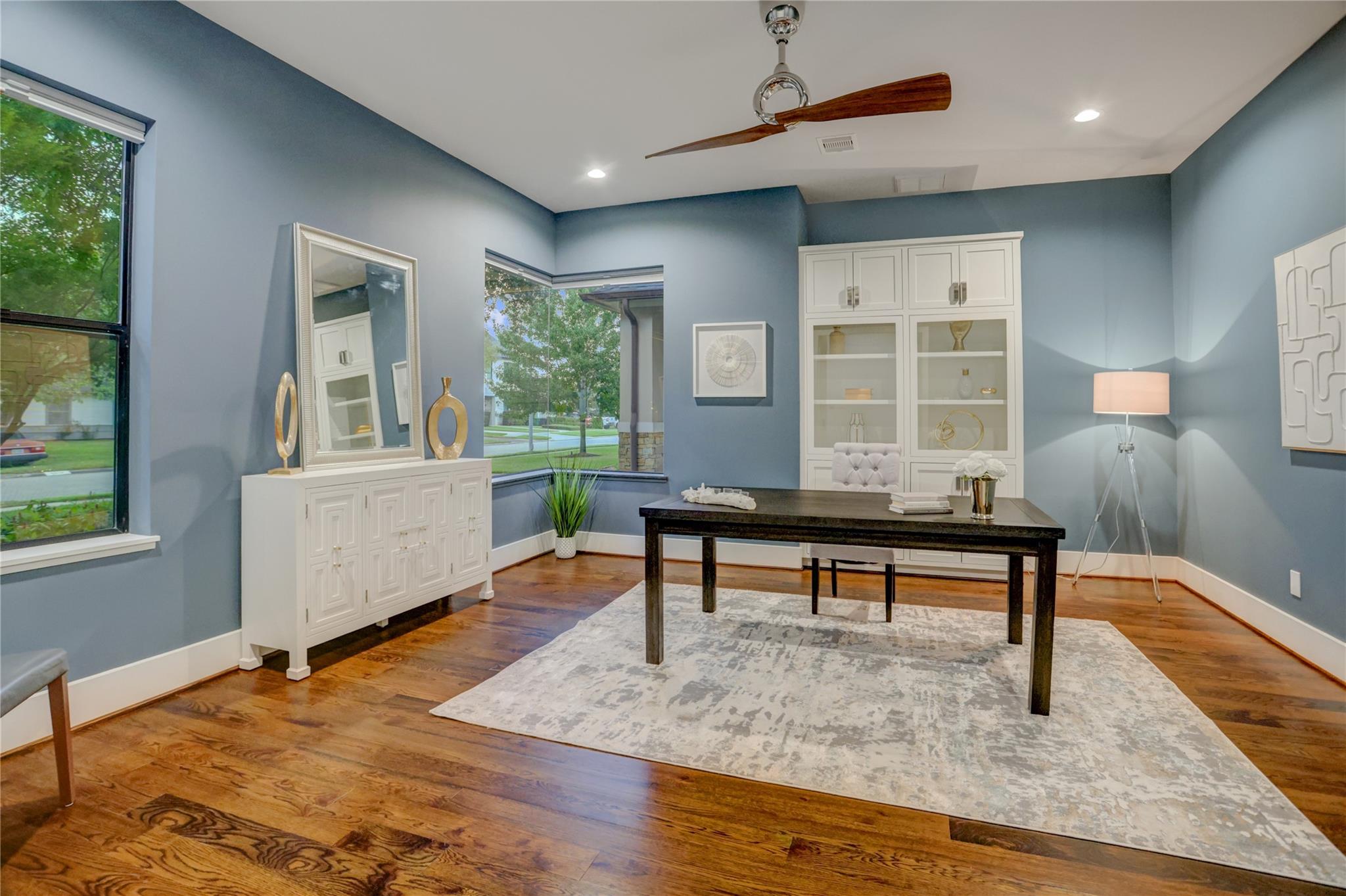 6903 Schiller Street