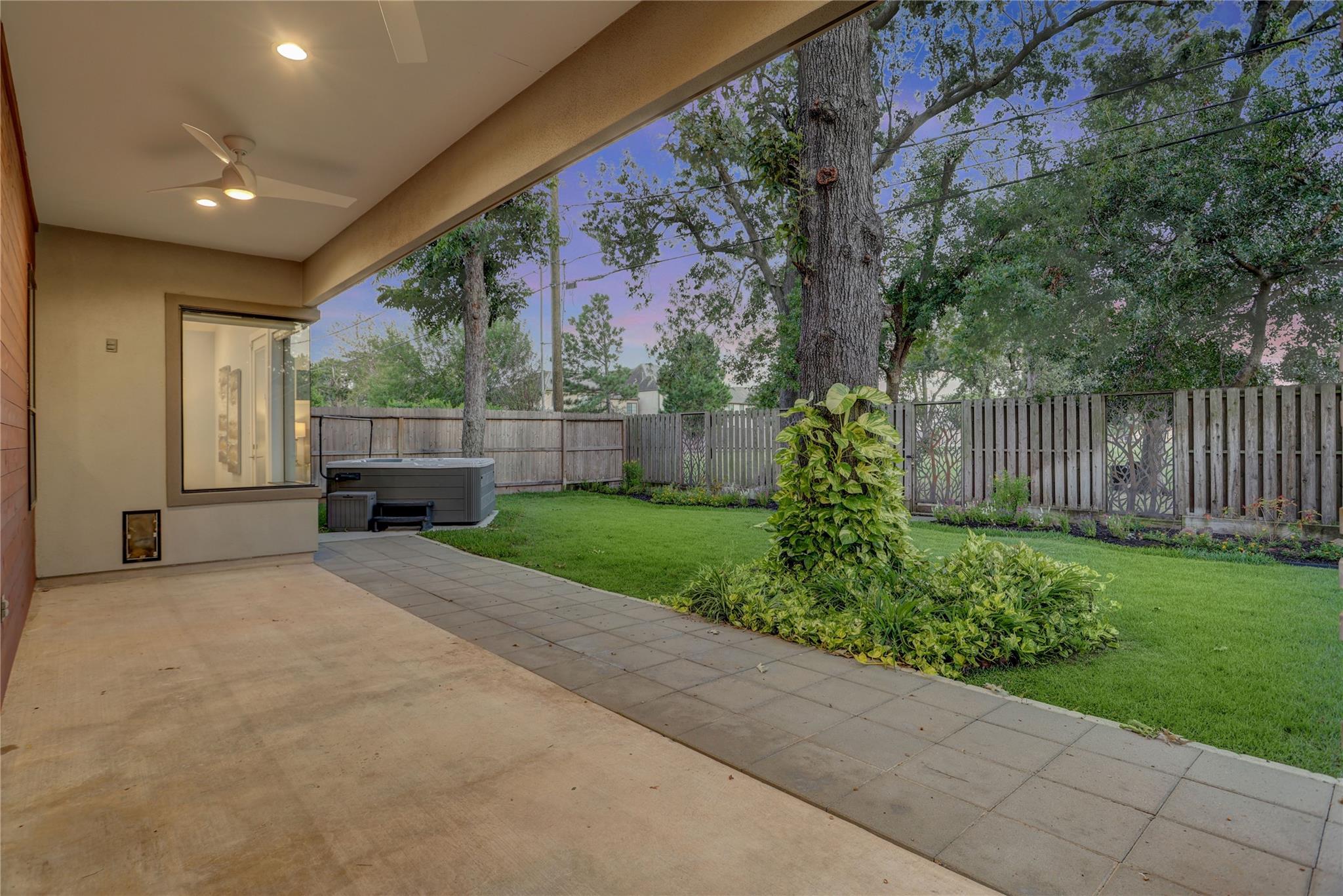 6903 Schiller Street