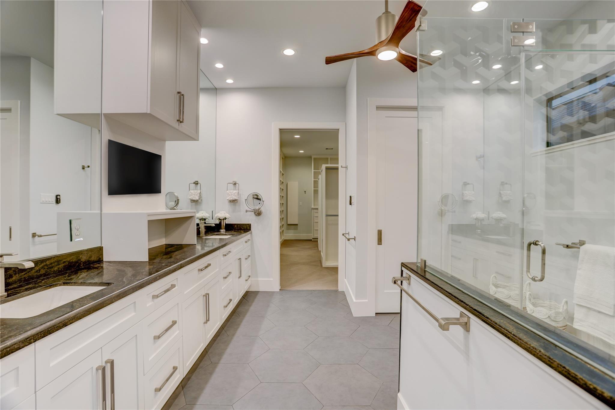 6903 Schiller Street