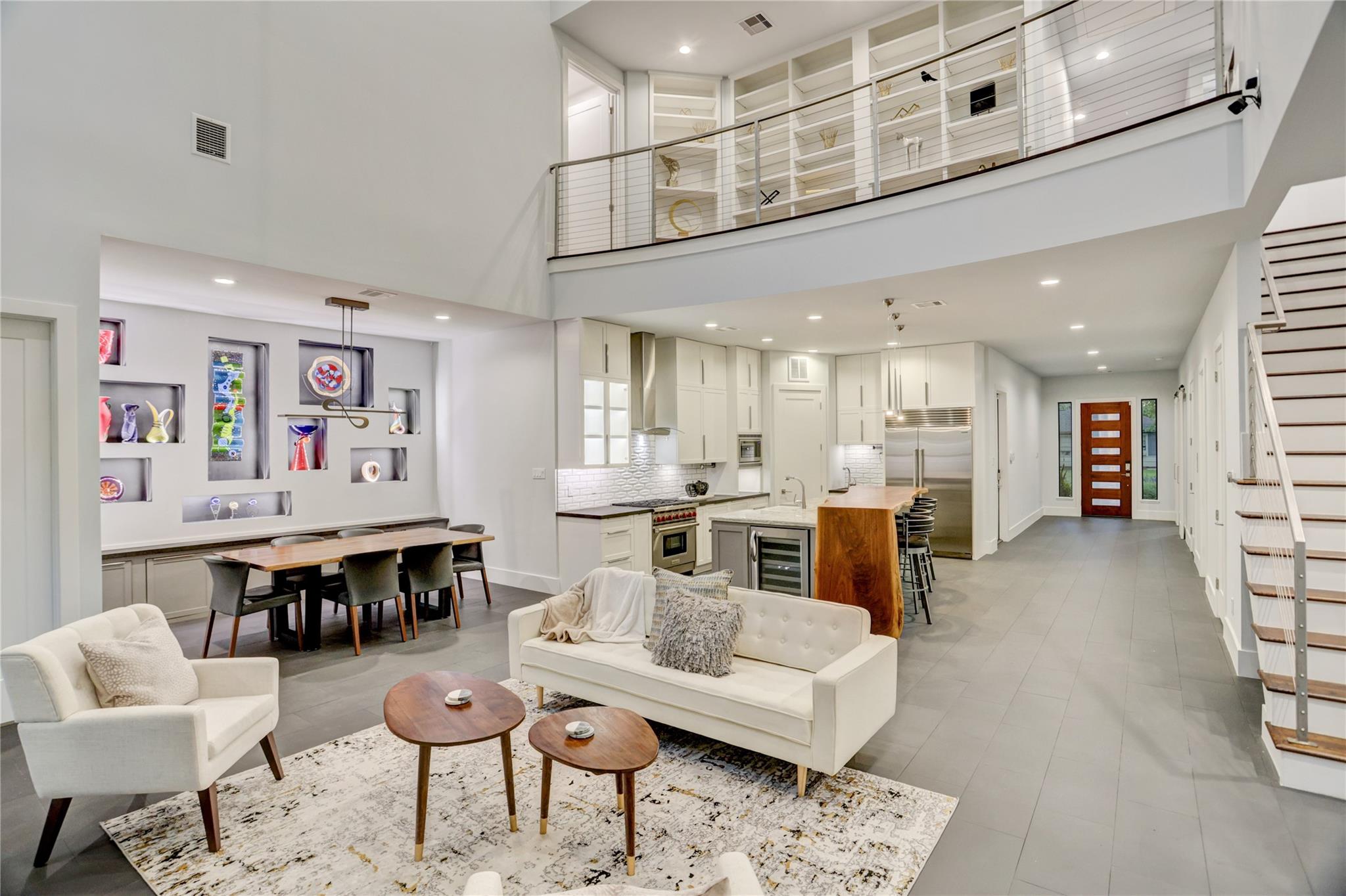 6903 Schiller Street