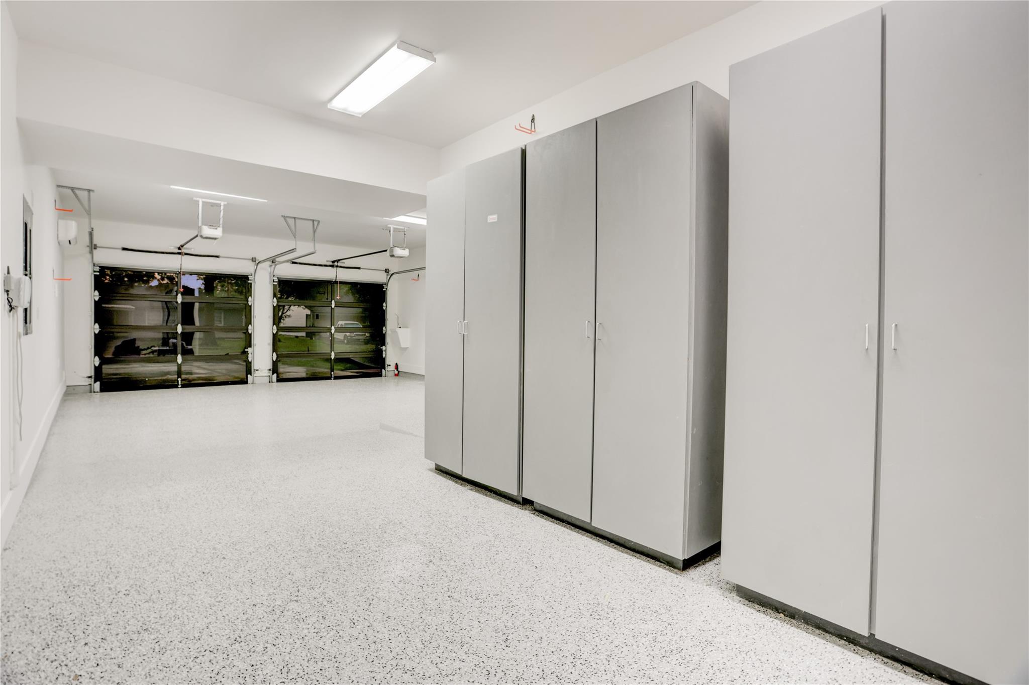 6903 Schiller Street